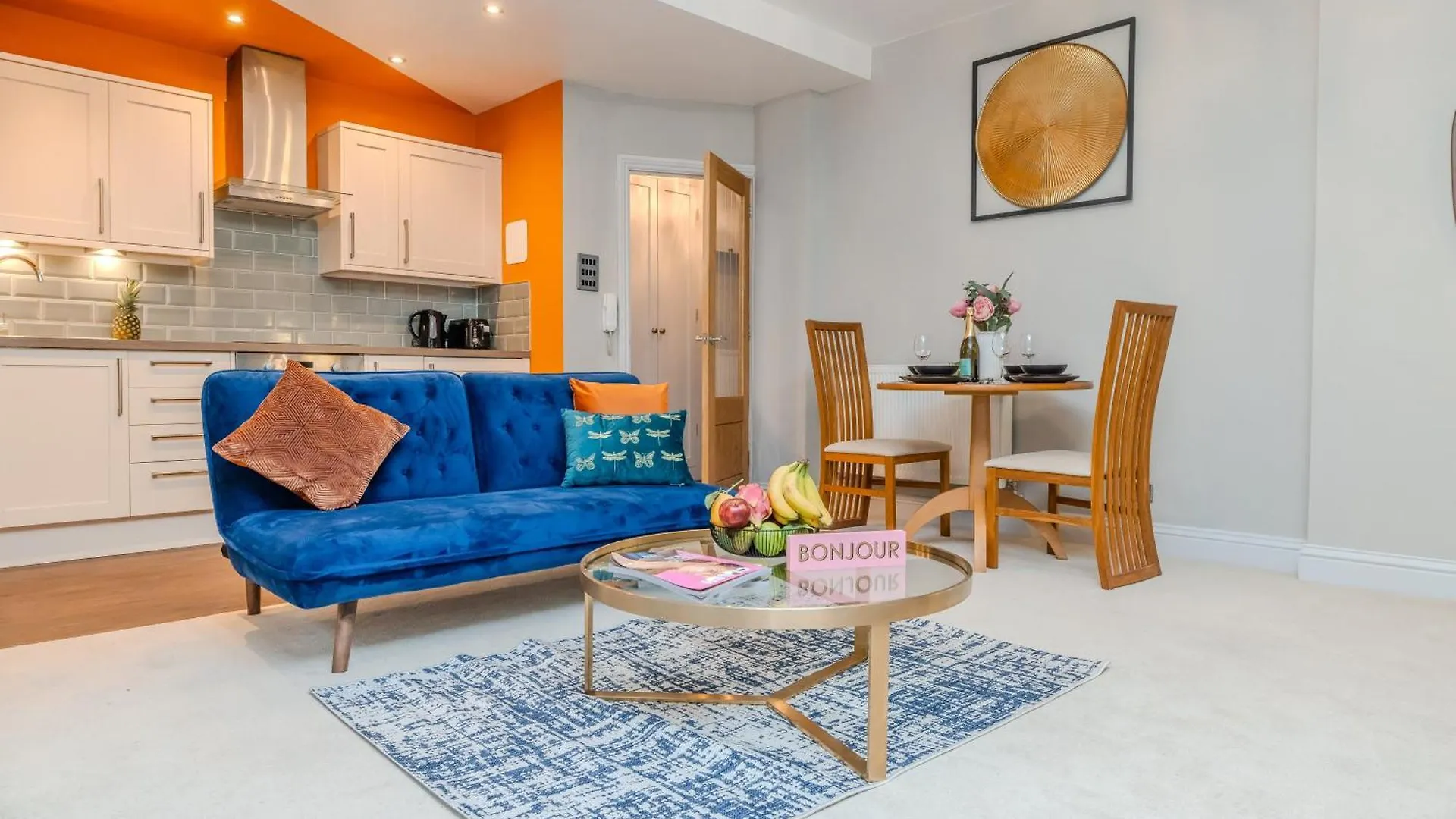 Prefect One Bedroom Flat Next To Brighton Beach Sleep 4 Guests
